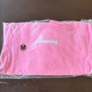 Supreme Light Pink BOX LOGO Sweatshirt. Size medium. NEVER OPENED.